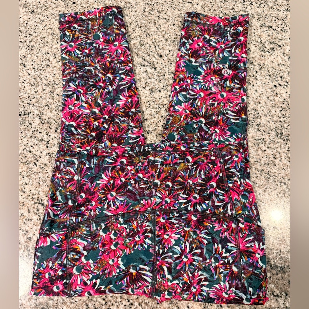 Lululemon Swift Speed High Rise Crop 21” EUC Size 4 - Picture 10 of 11